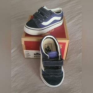 *SOLD ELSEWHERE*💙Vans 5.5 toddler💙